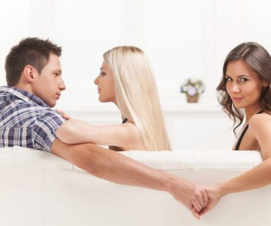 Vợ đẹp giỏi giang mà chồng vẫn ngoại tình