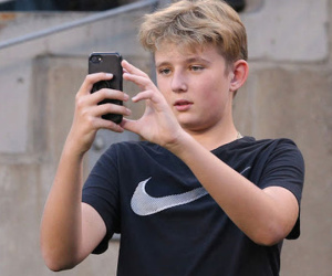 Ngoài diện mạo lạnh lùng khí chất, 'Hoàng tử Nhà Trắng' Barron Trump còn gây sốt khi chơi thể thao