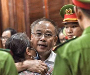 Video: Bị cáo Nguyễn Thành Tài nghẹn ngào xin lỗi mẹ 97 tuổi và nhân dân TP HCM