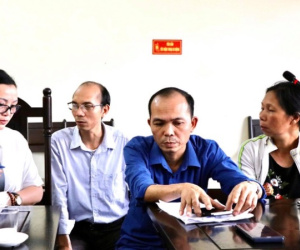 Ba mẹ con 28 năm mang án oan hại chồng, giết cha miễn cưỡng chấp nhận 5,7 tỷ đồng bồi thường