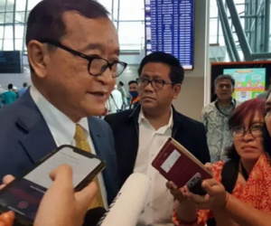 Chủ tịch đảng đối lập Sam Rainsy tuyên bố sẽ quay trở lại Campuchia