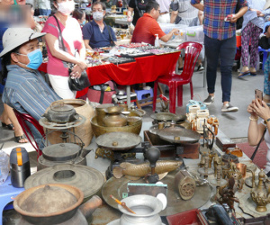 Hàng xách tay từ nước ngoài bị ngưng trệ, dân buôn ở chợ đồ cổ nổi tiếng bậc nhất Sài Gòn 'đói hàng'