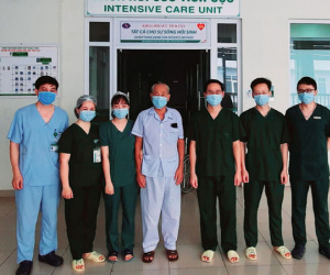 Bệnh nhân Covid-19 nặng nhất miền Bắc được công bố khỏi bệnh: 'Các bác sĩ đã sinh ra tôi lần thứ 2'