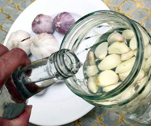 4 thứ nước thần thánh dùng để lau bàn thờ, đổi ngay nước lã đi để lộc tụ thêm 10 lần