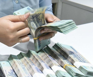 Rút tiền tiết kiệm, mang chục tỷ liều gom đất chờ thời ăn dày