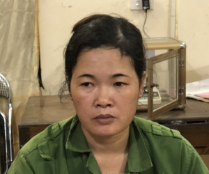 Bắt 'nữ quái' giấu ma túy trong túi bánh trung thu