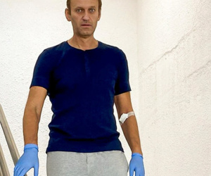 Ông Navalny xuất viện, Nga chào đón về nước