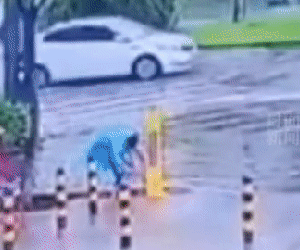 Đang tung tăng nhảy nhót, bé trai 8 tuổi bất ngờ ngã xuống đất rồi tử vong, nguyên nhân sự việc là một 'sát thủ giấu mặt'