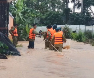 Bình Phước di dân vì nước bất ngờ dâng cao gần 2m