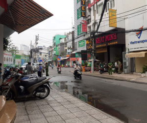 Cháy lớn tại khách sạn ở quận 10, một người chết, một người bị thương