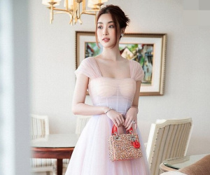 Đỗ Mỹ Linh hóa quý cô kiêu kỳ khoe eo thon hút mắt