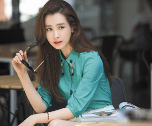 Mỹ nhân 'dao kéo' thị phi nhất Kbiz Lee Da Hae: Hiện tượng 1 thời sụp đổ vì nghi án bán dâm, tình yêu bất ngờ với ca sĩ 'mát xa đèn mờ'