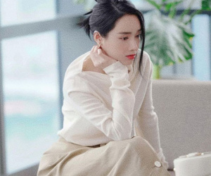 Nhã Phương quả là mẹ bỉm 'tắc kè hoa': Hôm trước sexy nay kín đáo vẫn nổi bần bật, nhan sắc ngày càng thăng hạng