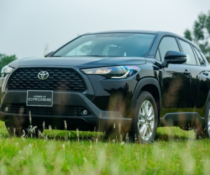 Toyota Corolla Cross bản tiêu chuẩn 1.8G, 720 triệu và đủ 'đồ chơi'