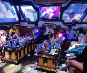 Hàng chục người thác loạn ma tuý trong quán karaoke ở Sài Gòn
