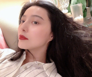Phạm Băng Băng đốn tim cộng đồng mạng bằng loạt ảnh selfie tự tin khoe góc nghiêng thần thánh ở tuổi 39
