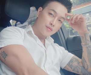 TiTi bị cướp tấn công và lợi dụng sơ hở bẻ kính xế hộp giữa đường, tiếp tục gặp tai nạn xe ngay buổi tối cùng ngày
