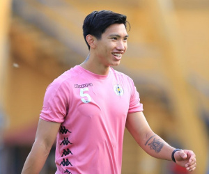 Đoàn Văn Hậu tái xuất trong buổi tập của Hà Nội FC