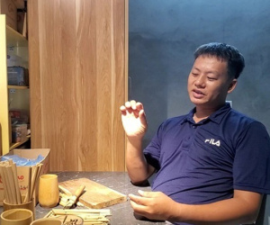 Kiếm chục triệu nhờ cành tre khô, thu 200 triệu/tháng từ vỏ cây lẫn rác