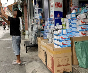 Tiểu thương ôm nợ trăm triệu vì trữ khẩu trang mùa dịch
