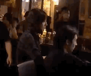 Triệu Vy gây chú ý khi xuất hiện ở quán bar giữa lùm xùm ly hôn và đưa trai trẻ về nhà
