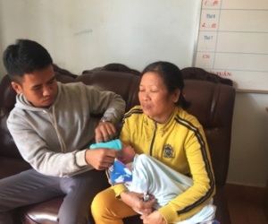Đắk Nông: Phòng CSGT bắt giữ 3 mẹ con nghi bắt cóc trẻ sơ sinh đang trên đường chạy trốn
