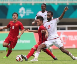 HLV UAE: 'Chúng tôi thừa sức đánh bại Việt Nam và Thái Lan'