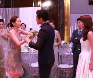Ngày tôi cưới, chị dâu đến một lúc rồi vội vã đi, nghe chị cãi nhau với anh trai trước cửa, tôi tháo ngay 3 chỉ vàng ra trả lại