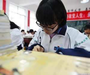 Trung Quốc: Rúng động vụ hai nữ sinh tử vong trong lớp vì bị bạn giết