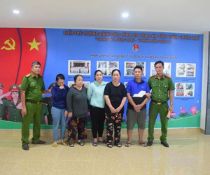 Cả gia đình 5 người lái ôtô từ Nghệ An vào Huế để hành nghề... móc túi