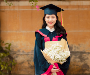 Gái xinh học giỏi Thủ khoa đầu ra: Sở hữu ý chí học tập phi thường, từng sụt 7kg vì làm việc quá sức