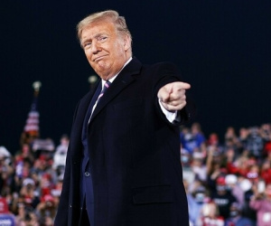 Sự chủ quan khiến Trump nhiễm nCoV