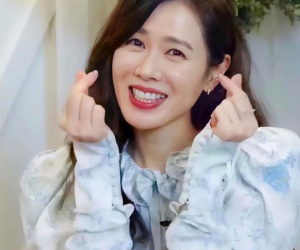 Sai ngay từ bước bôi kem mắt thì công lao chống lão hóa đổ sông đổ bể hết thôi các chị em ơi!