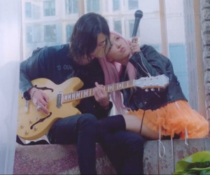 Lai lịch hoành tráng của nam chính đóng MV Lovesick Girls cùng với BlackPink, là con trai của chủ tịch tập đoàn Naver?
