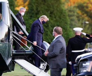 Tổng thống Mỹ Donald Trump vào viện