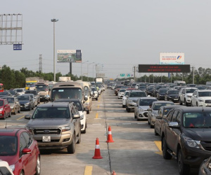 Đề xuất thu phí tại cao tốc đầu tư công: Liệu phí có chồng phí?