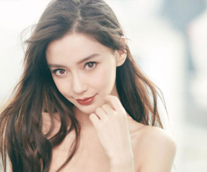 Bị mỉa mai chỉ dám khép nép bên hội bạn trâm anh thế phiệt, Angela Baby có cách đáp trả khiến dân mạng tâm phục khẩu phục