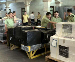 Buôn lậu tinh vi từ đường hàng không sang đường bưu chính