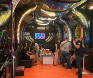 Khởi tố chủ quán karaoke 'bảo kê' để khách và nhân viên sử dụng ma túy