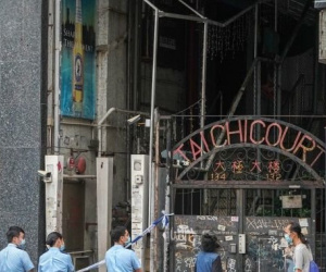 Hong Kong: Hỗn chiến giữa 2 băng đảng, nhân viên quán bar tử vong