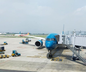 Rút ngắn thời gian đóng cửa sân bay Nội Bài vì lượng khách tăng cao