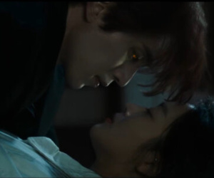Bạn Trai Tôi Là Hồ Ly mở màn xoắn não: Jo Bo Ah đánh liều tự tử để giết Lee Dong Wook?