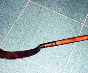 Cầm rựa đuổi chém lún sọ bạn nhậu
