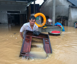 4 người chết do mưa lũ miền Trung