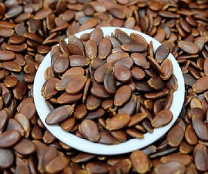 Hai vợ chồng bị ung thư vì thói quen ăn hạt dưa tẩm gia vị