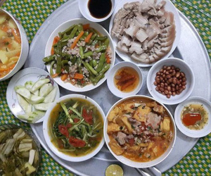 Vừa về làm dâu được 10 ngày đã bị chị chồng chê 'mâm cơm khó nuốt', nghe mẹ chồng lên tiếng mà mát lòng mát dạ