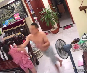 Chồng xô ngã vợ mới sinh rồi bỏ đi chơi, lúc quay về làm lành phát hiện vợ đã tử vong