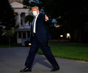 Ông Trump nói rằng không còn khả năng lây nhiễm Covid-19