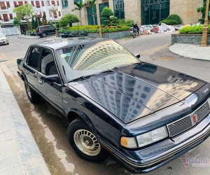 'Xế độc' Oldsmobile Cutlass Ciera 32 năm tuổi giá hơn 400 triệu tại Hà Nội