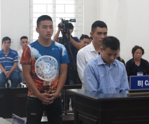 Đang bị truy nã, vẫn nổ súng cướp ngân hàng